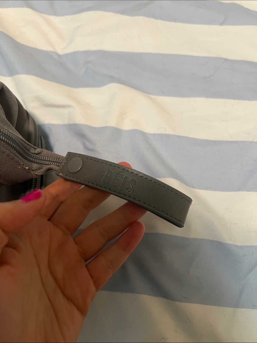 Barely used Beis dopp kit - Picture 2 of 8